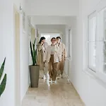 호텔 Raw 4*