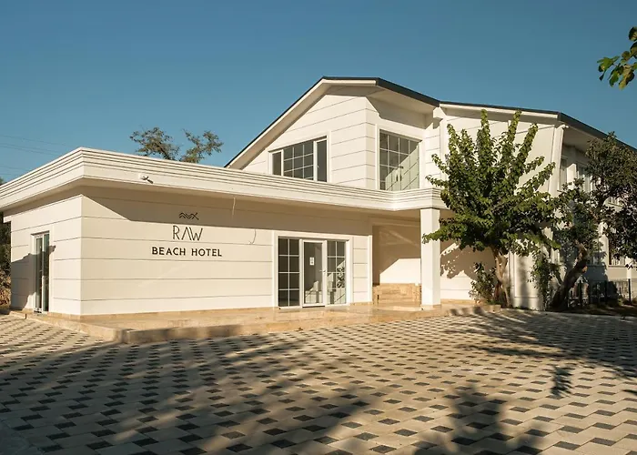 Raw Hotel 4*